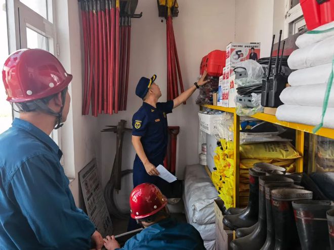 保平安 守底線︱沁源消防救援大隊深入轄區(qū)企業(yè)開展消防安全培訓(xùn) 電氣設(shè)備及器材